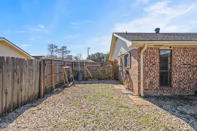 $235,000 | 120 Berrybrook Avenue, Broussard, LA 70518