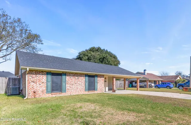 $235,000 | 120 Berrybrook Avenue, Broussard, LA 70518