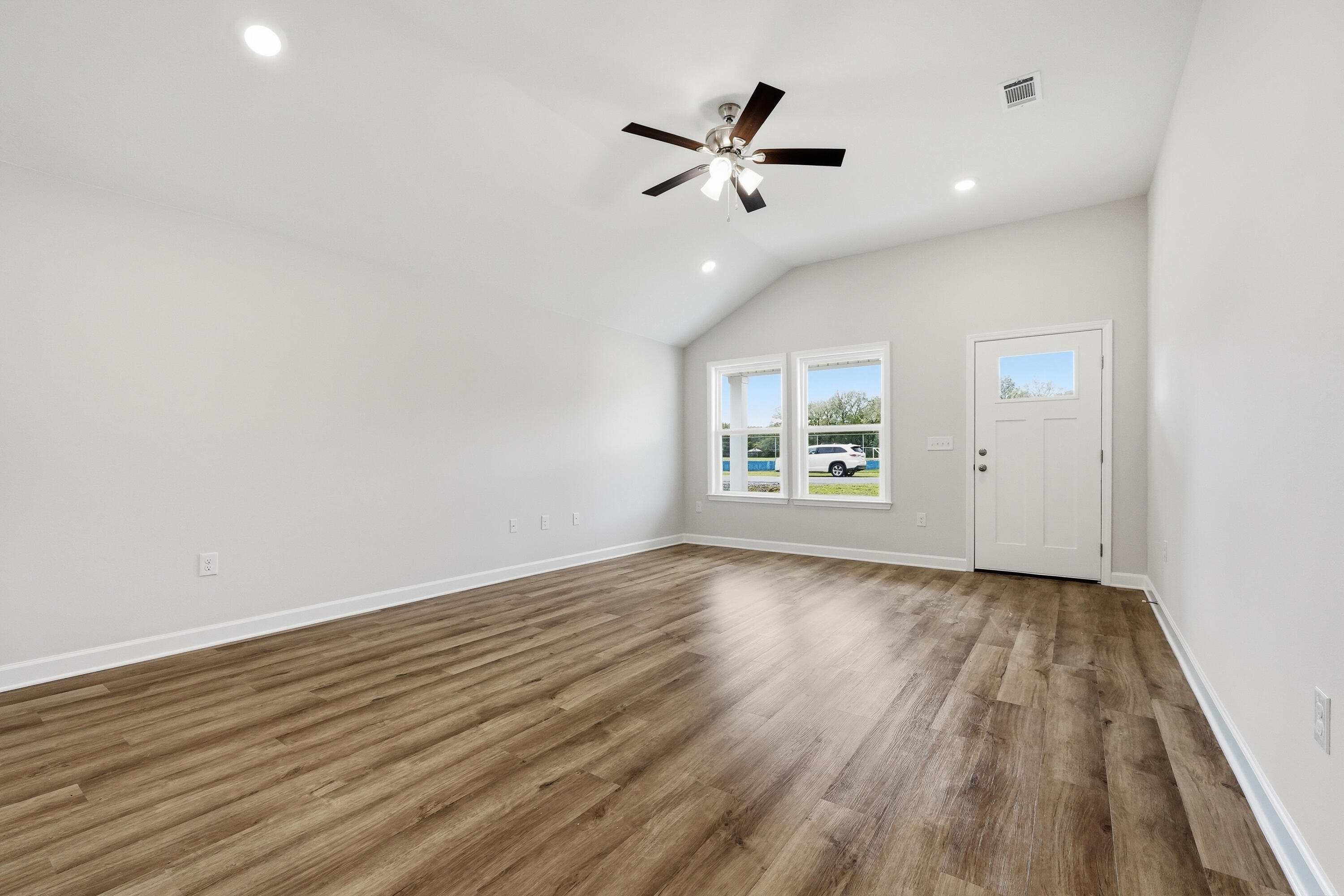 665 Lee Avenue Crestview, FL 32539 - Photo 2 of 17 1