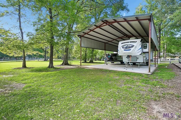$669,500 | 14370 Dallas Drive, Denham Springs, LA 70726
