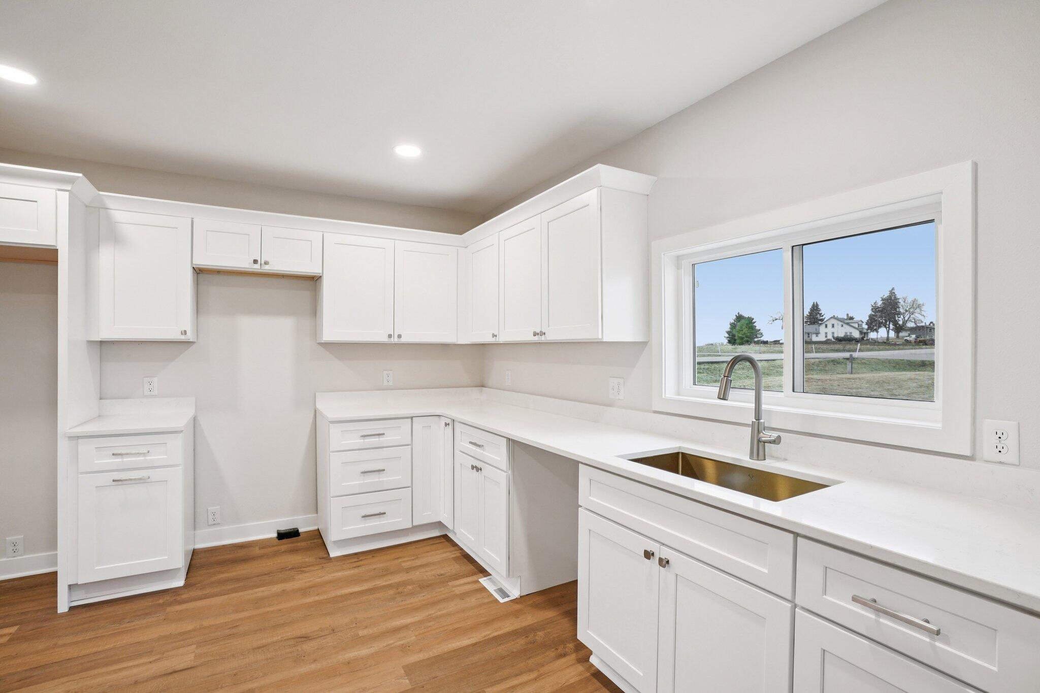 N5288 County Road D Farmington, WI 53137 - Photo 19 of 55 Kitchen