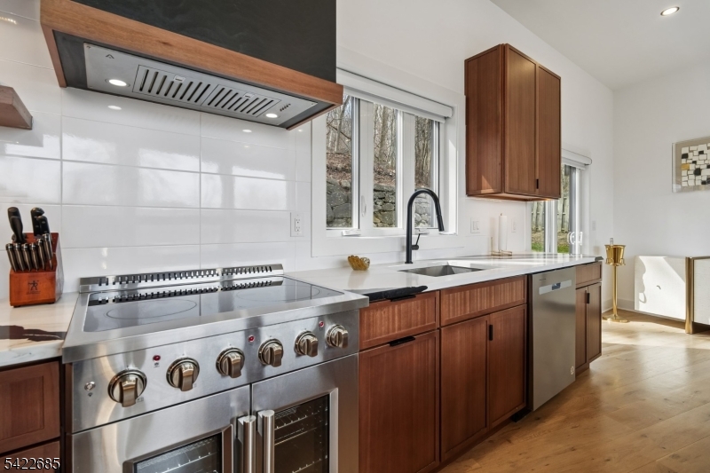 301 Kingsland Road Landing, NJ 07850 - Photo 14 of 40