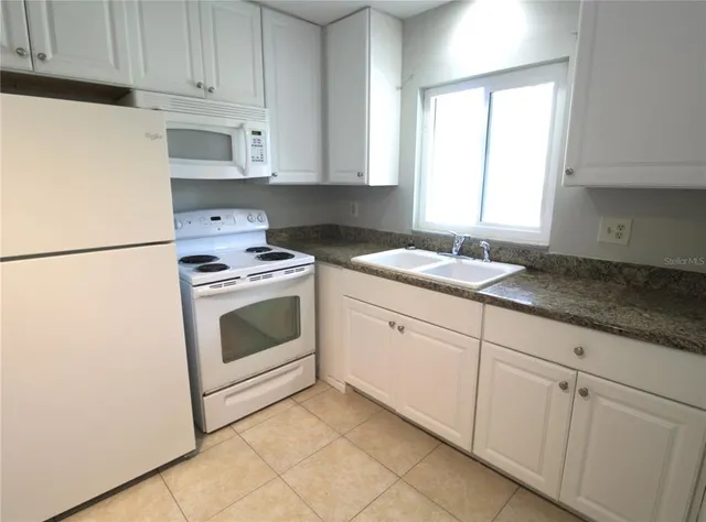$1,400 | 2304 Ringling Boulevard, Unit 207, Sarasota, FL 34237