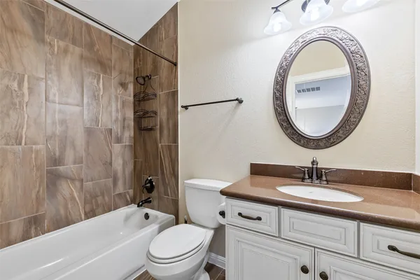 $1,597,500 | 407 Bella Montagna Circle, Lakeway, TX 78734