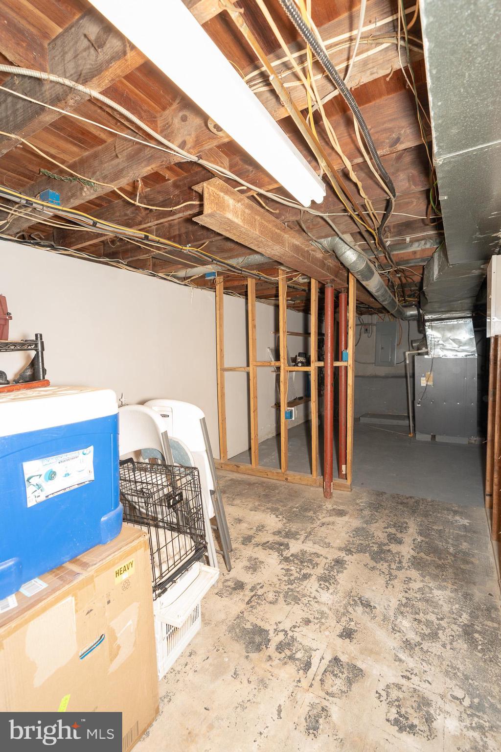 8514 Sandy Plains Road Dundalk, MD 21222 - Photo 34 of 34 a view of a couch with wooden fence