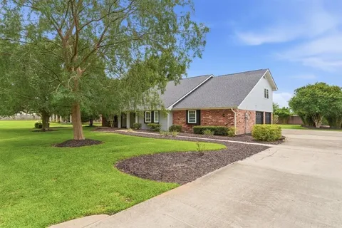$499,999 | 4808 West Quail Hollow Drive, Lake Charles, LA 70605