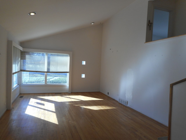 1359 Ridge Road Highland Park, IL 60035 - Photo 3 of 8 Gallery Image 3