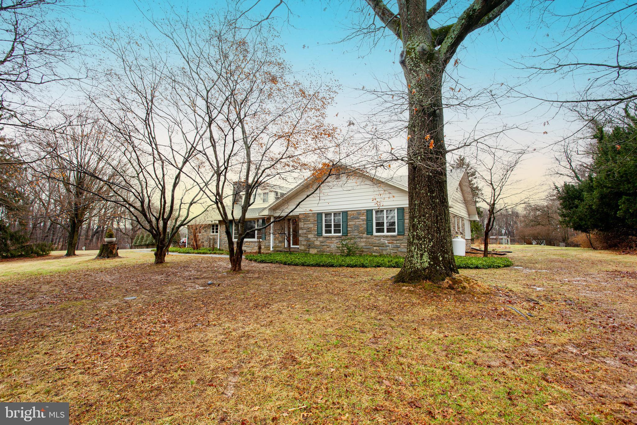 937 Palmers Mill Road Media, PA 19063 - Photo 2 of 37