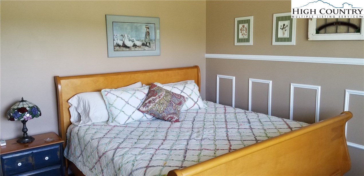 1414 Bald Knob Road Sparta, NC 28675 - Photo 4 of 22 Gallery Image 4
