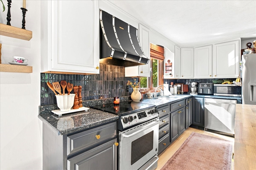 45 Cross Street Middleboro, MA 02346 - Photo 12 of 42 Gallery Image 12