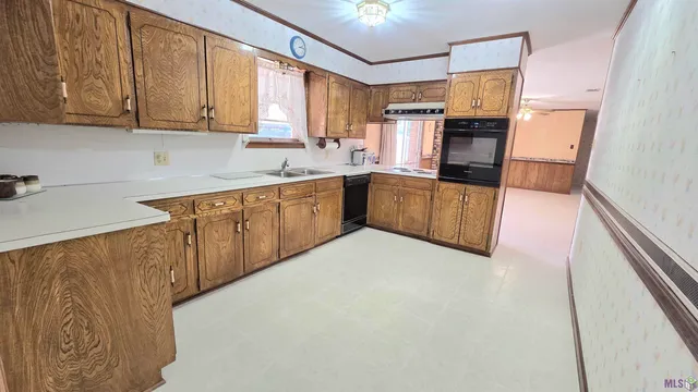 $1,700 | 1382 Braeburn Drive, Baton Rouge, LA 70815