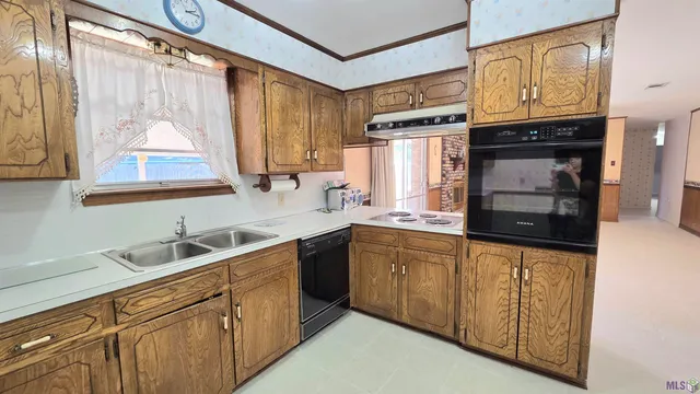 $1,700 | 1382 Braeburn Drive, Baton Rouge, LA 70815