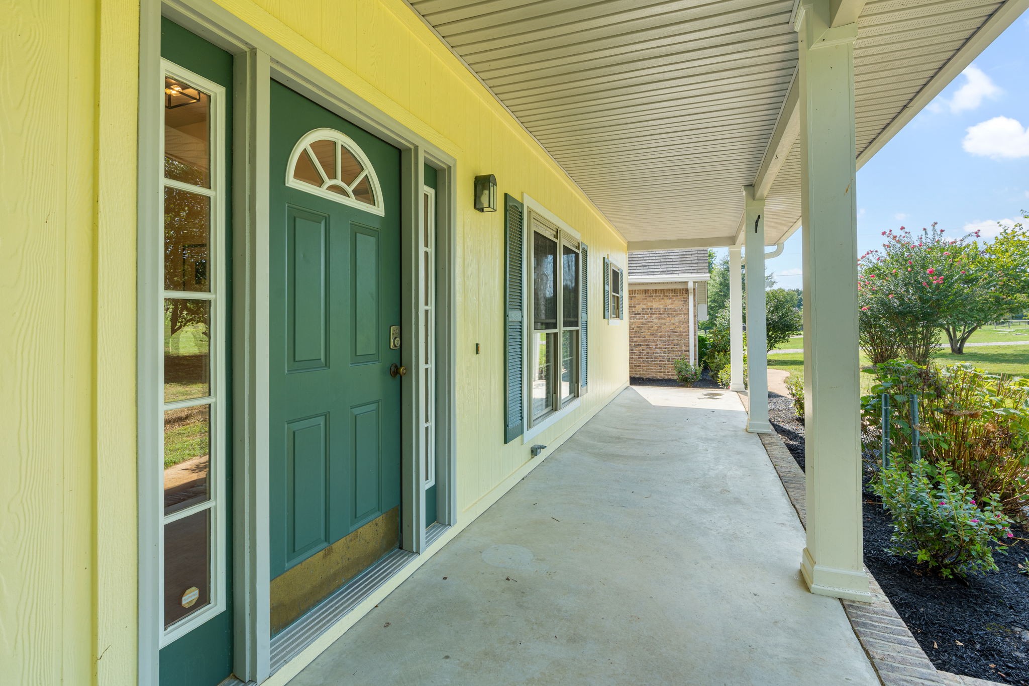 2204 Double Branch Road Columbia, TN 38401 - Photo 3 of 34 a view of a hallway with entryway