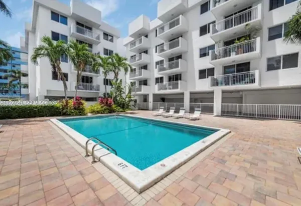$3,000 | 1665 Bay Road, Unit 421, Miami Beach, FL 33139