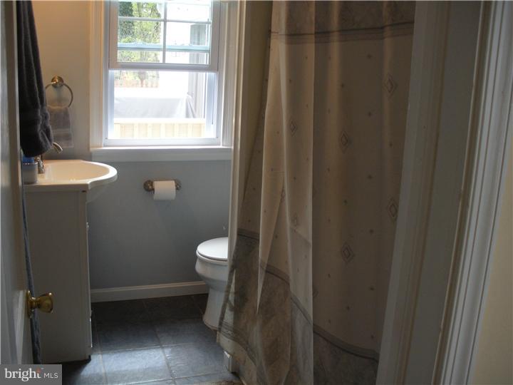 160 Edison Road Cherry Hill, NJ 08034 - Photo 13 of 22 Bathroom