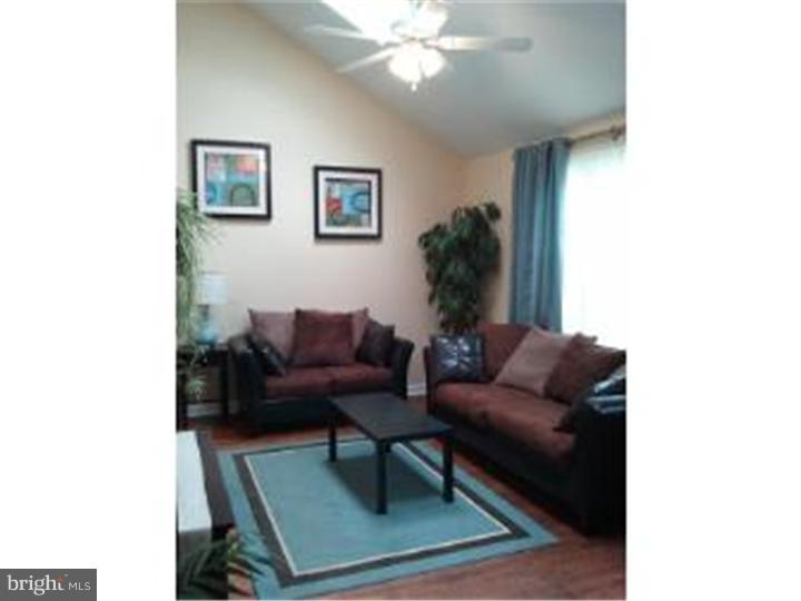 160 Edison Road Cherry Hill, NJ 08034 - Photo 5 of 22 Living Room