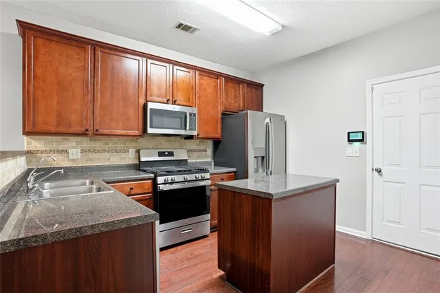 $298,000 | 2157 Capella Circle Southwest, Atlanta, GA 30331