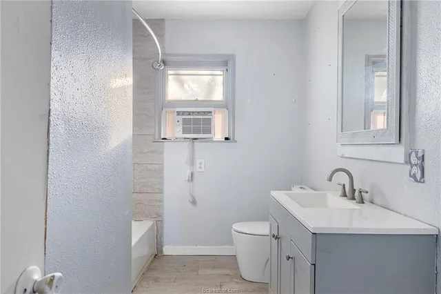 a view of a tennis court