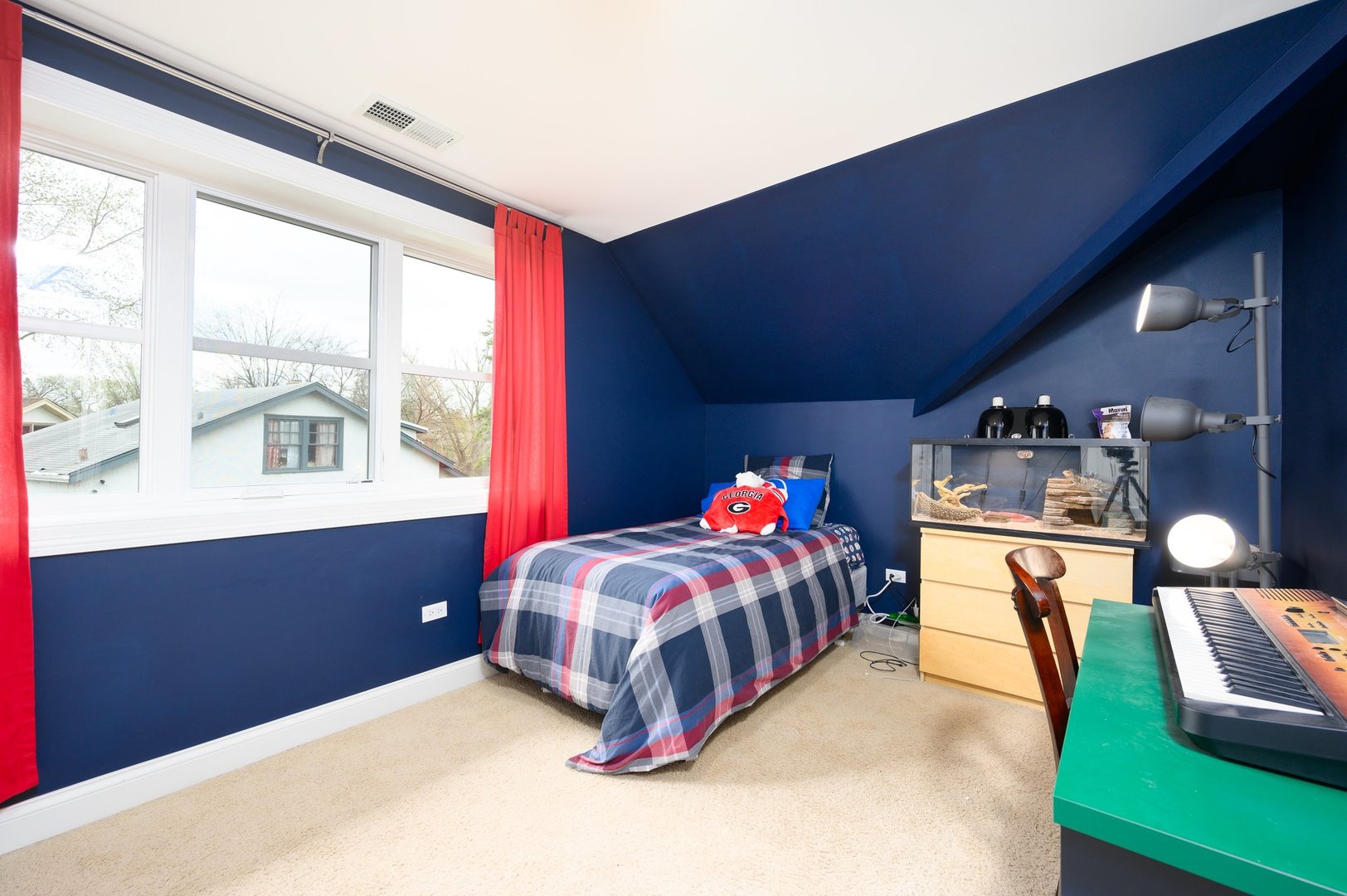 285 Nuttall Road Riverside, IL 60546 - Photo 19 of 27 a bedroom with bed and window
