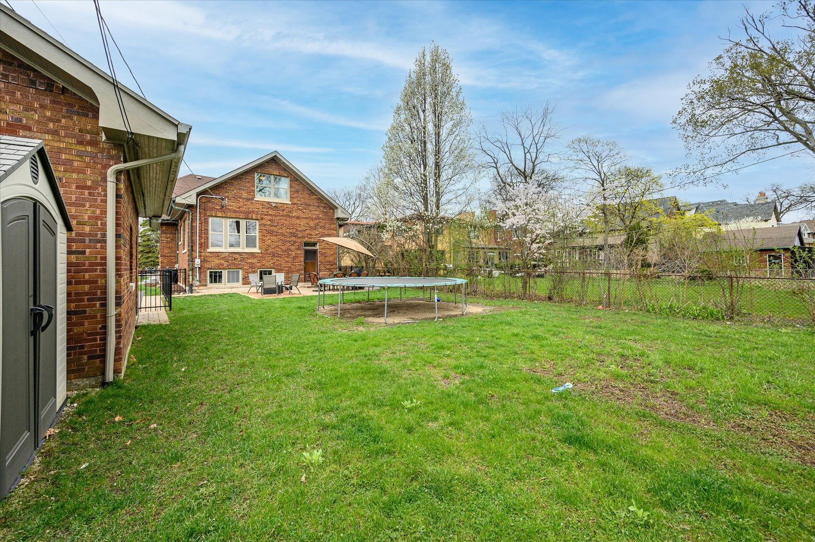 285 Nuttall Road Riverside, IL 60546 - Photo 24 of 27 a front view of a house with garden