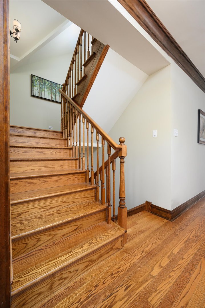 285 Nuttall Road Riverside, IL 60546 - Photo 10 of 27 a view of entryway