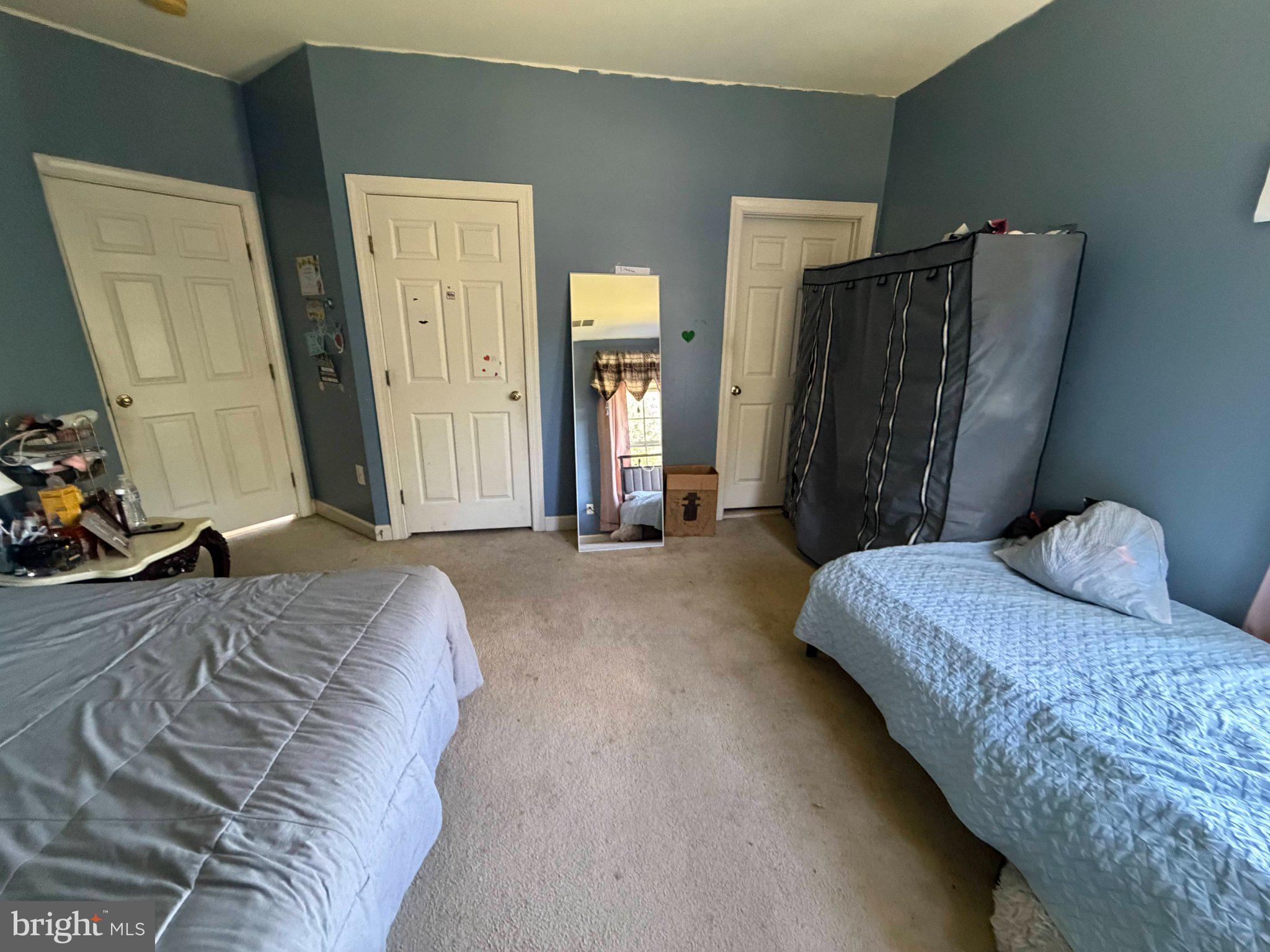 18724 Brooke Road Brinklow, MD 20862 - Photo 36 of 52 Spacious room with calming blue walls.
