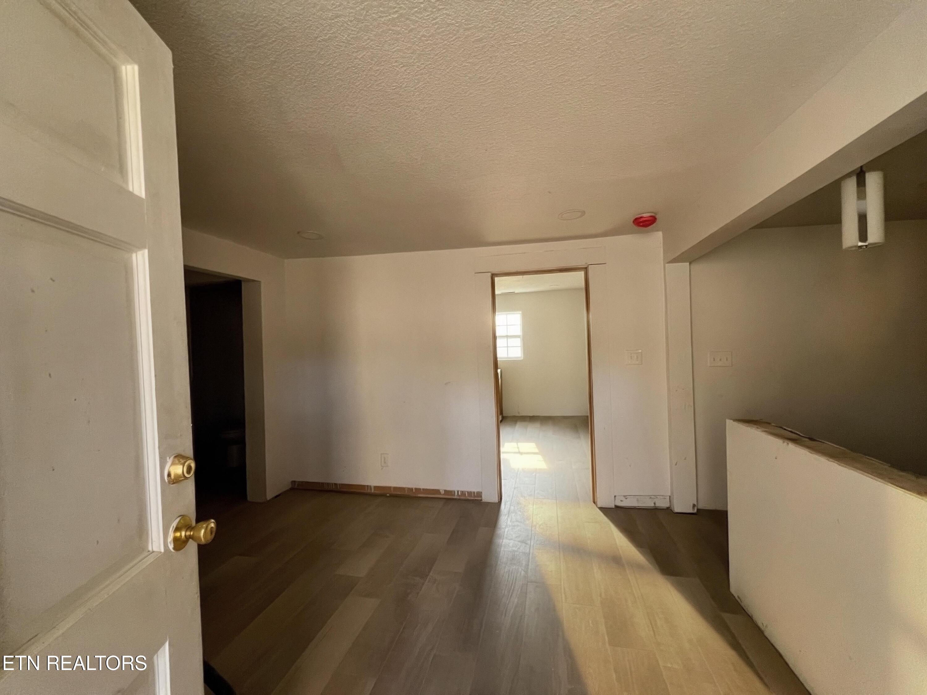 4515 Shipe Road Corryton, TN 37721 - Photo 4 of 12 6109ff22-86b3-46d8-9c42-78d0a649b353