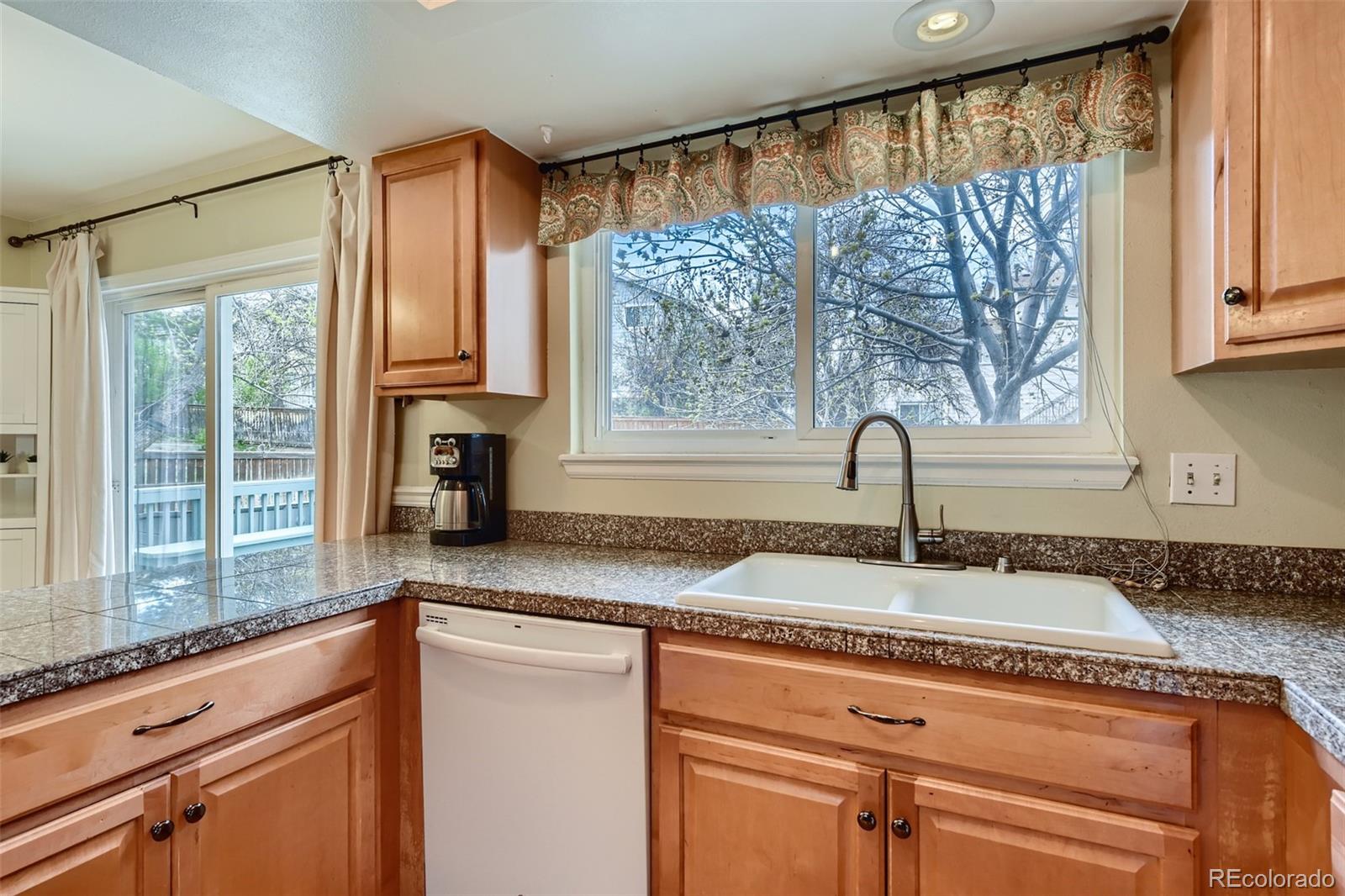 8965 Winrock Street Highlands Ranch, CO 80126 - Photo 9 of 28 Gallery Image 9