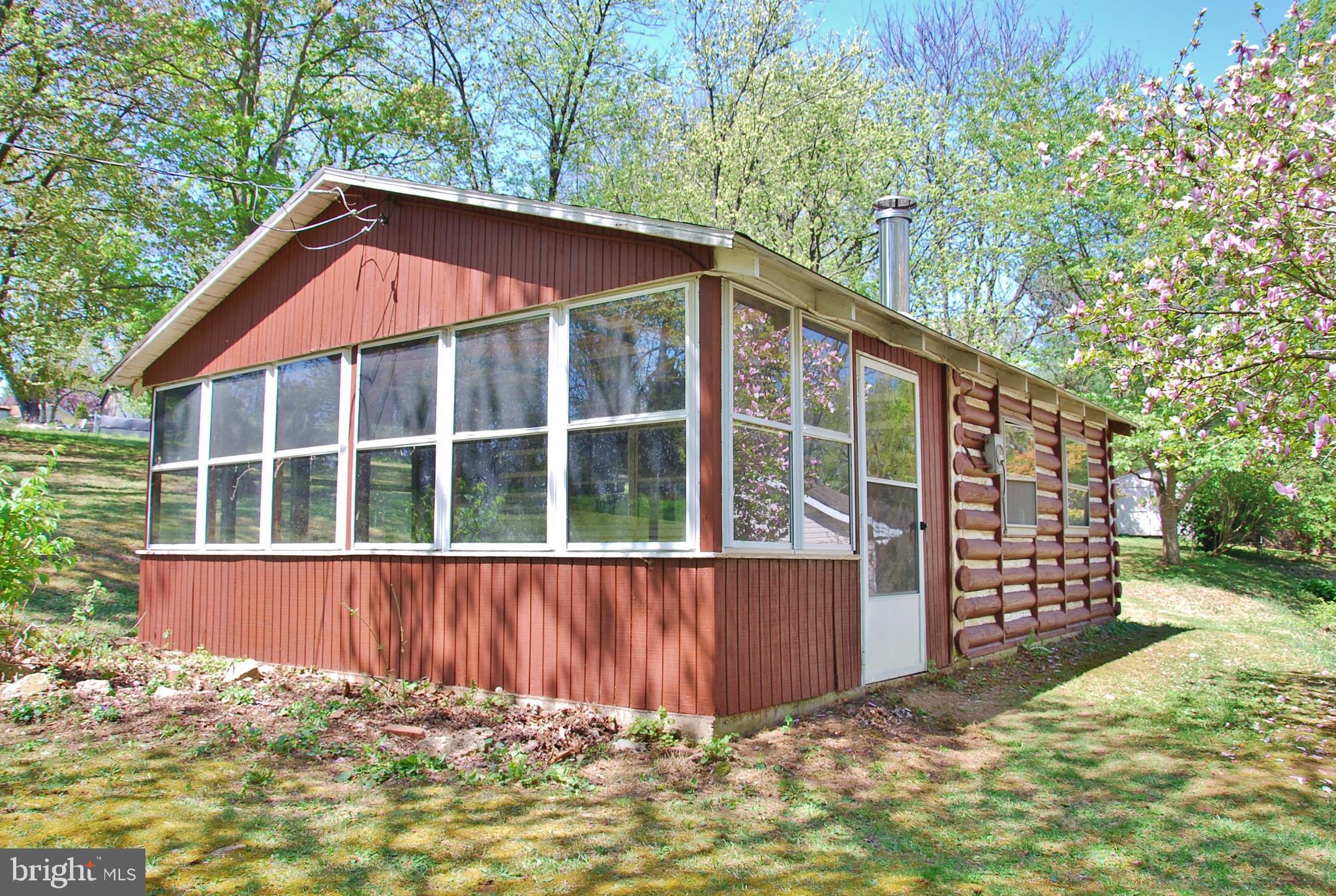 47 Hillview Road Airville, PA 17302 - Photo 4 of 55 Rustic Cabin on 45 Hillview.