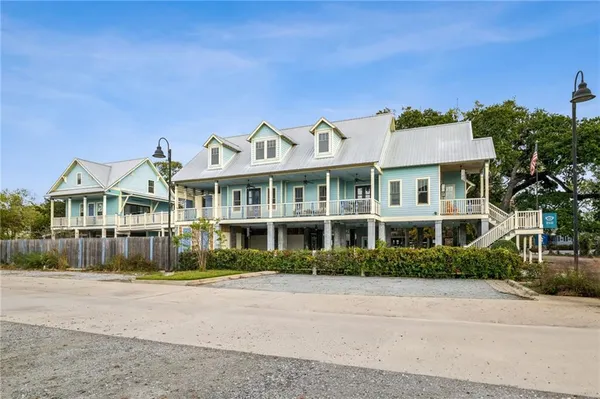 $1,890,000 | 124 Lafitte Street, Mandeville, LA 70448