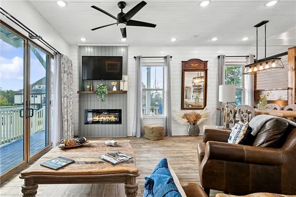 $1,890,000 | 124 Lafitte Street, Mandeville, LA 70448