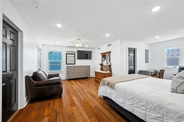 $1,890,000 | 124 Lafitte Street, Mandeville, LA 70448