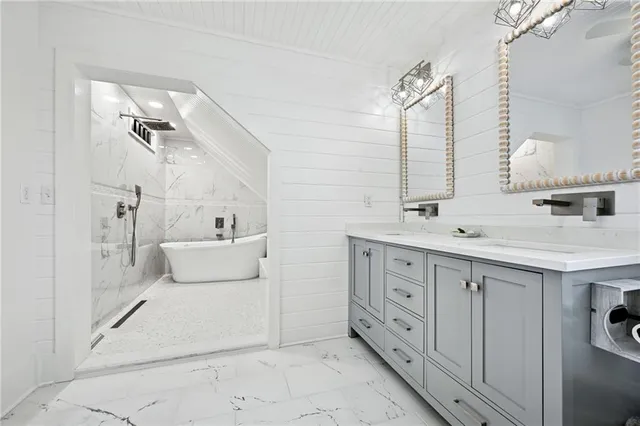 $1,890,000 | 124 Lafitte Street, Mandeville, LA 70448