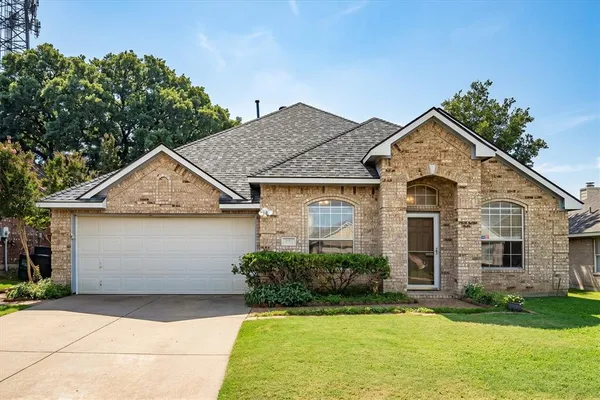 $325,000 | 1702 Morning Glory Drive, Corinth, TX 76210