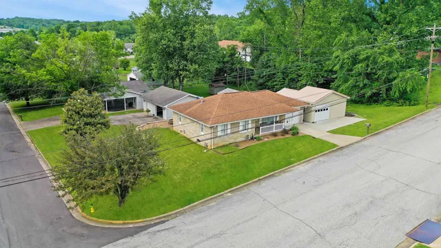 $284,900 | 2208 Franklin Street, Tell City, IN 47586