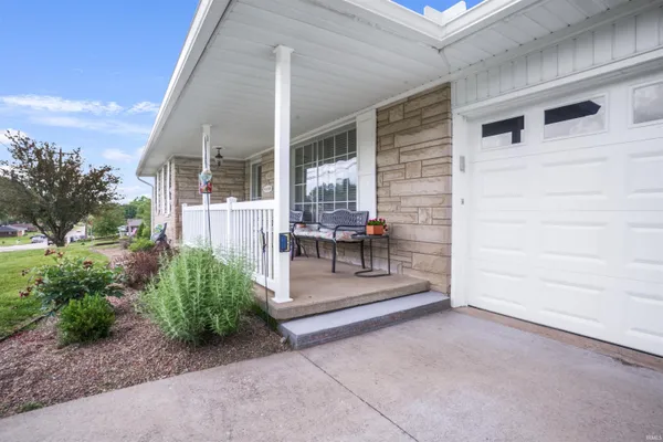 $284,900 | 2208 Franklin Street, Tell City, IN 47586