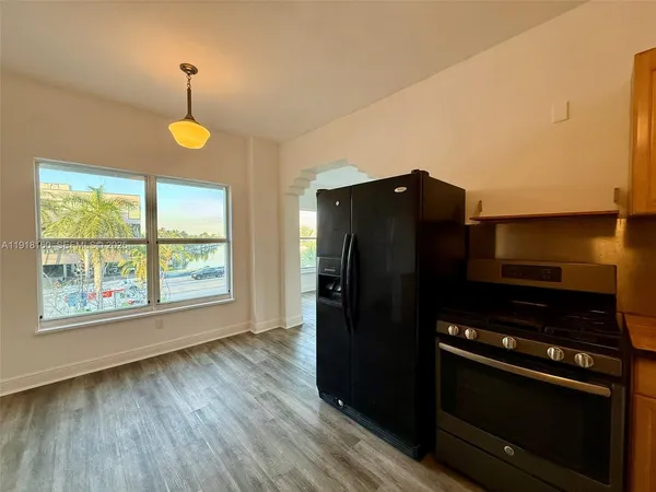 $2,268 | 4035 Meridian Avenue, Unit 306, Miami Beach, FL 33140
