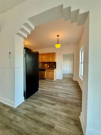 $2,268 | 4035 Meridian Avenue, Unit 306, Miami Beach, FL 33140