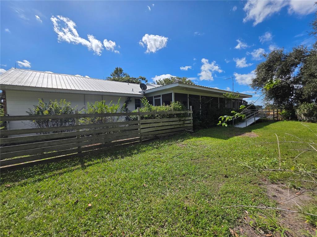 2011 County Line Road East Fort Meade, FL 33841 - Photo 11 of 28