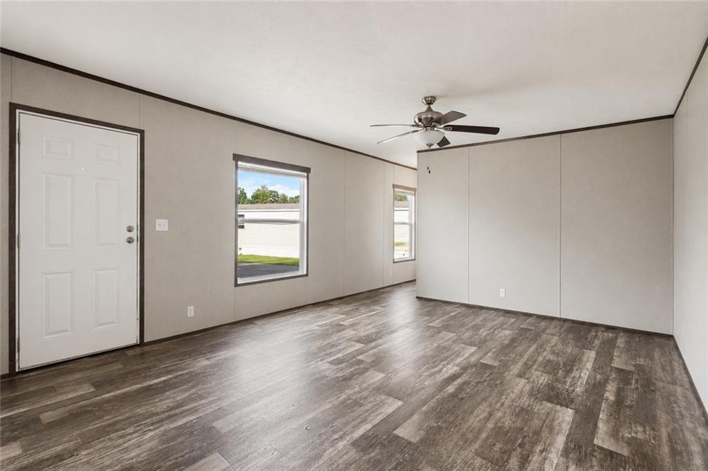 195 Falls Church Road Imperial, PA 15126 - Photo 6 of 32 Gallery Image 6