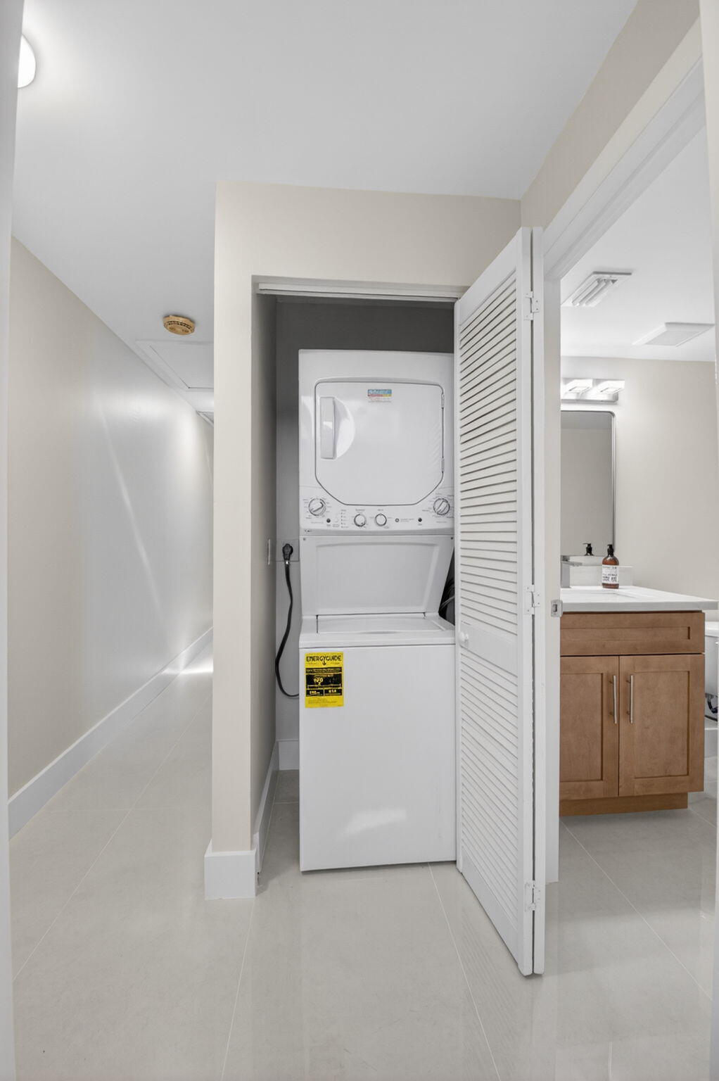 9939 Boca Gardens Trail, Unit D Boca Raton, FL 33496 - Photo 18 of 26 Washer/Dryer