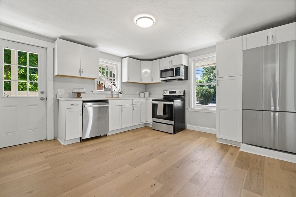 2528 Providence Road Northbridge, MA 01534 - Photo 5 of 19 Gallery Image 5