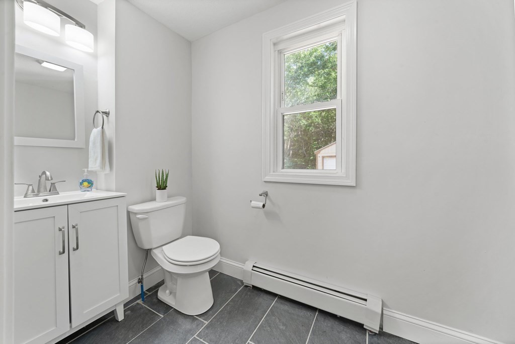 2528 Providence Road Northbridge, MA 01534 - Photo 8 of 19 Gallery Image 8