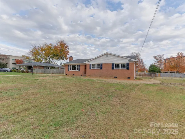 $2,950 | 1432 Bevis Drive, Charlotte, NC 28209