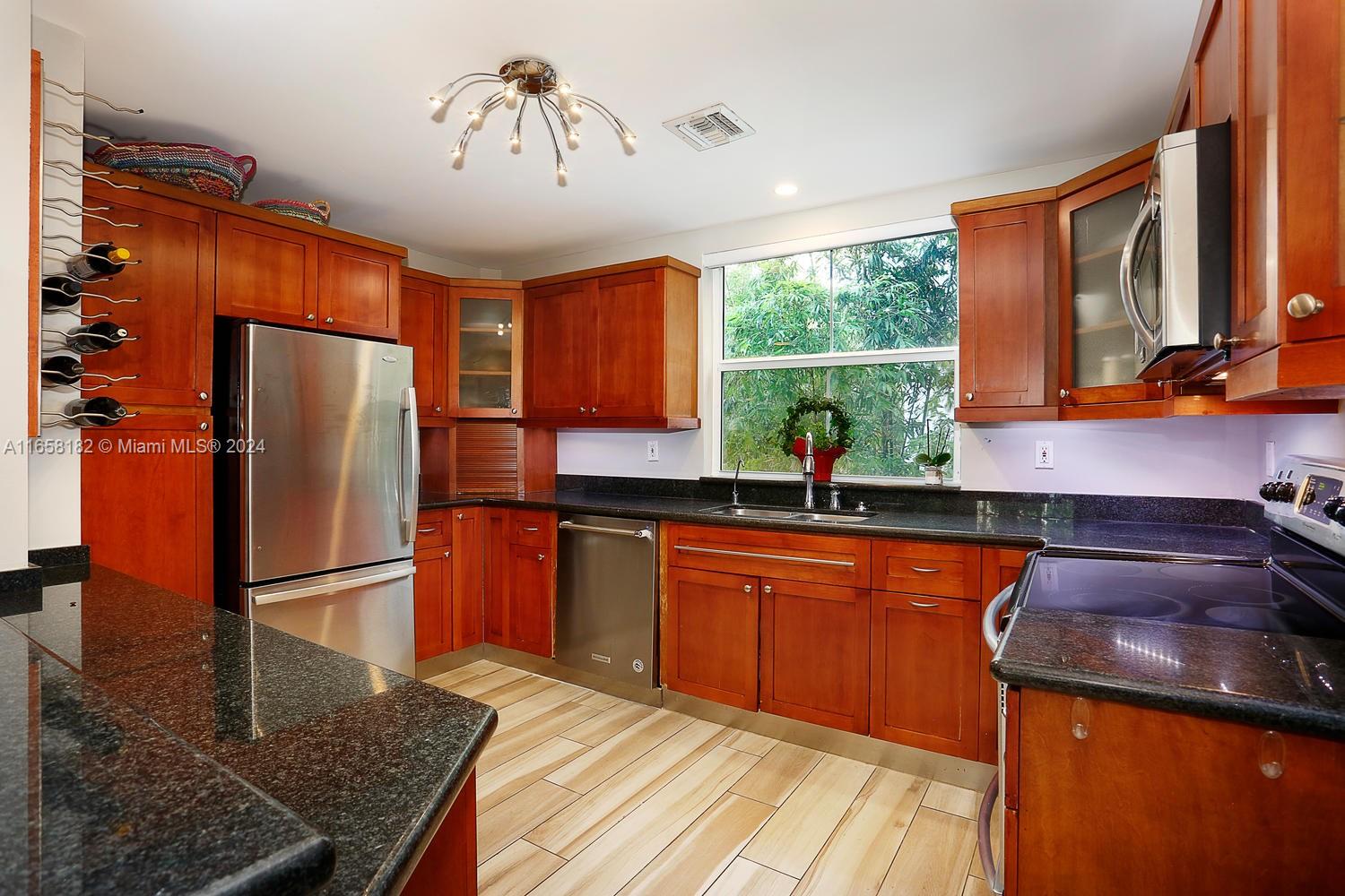 325 Meridian Avenue, Unit 8 Miami Beach, FL 33139 - Photo 10 of 17