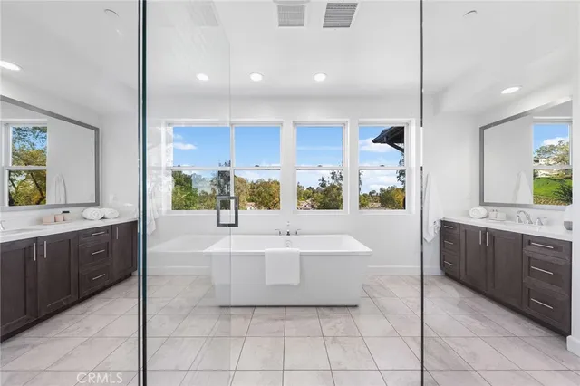 $2,880,000 | 27 Alessio, Lake Forest, CA 92630