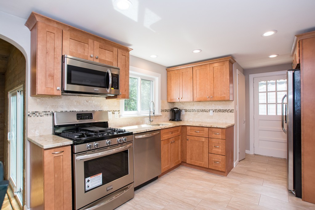 90 Ferncroft Road Milton, MA 02186 - Photo 18 of 29 Gallery Image 18