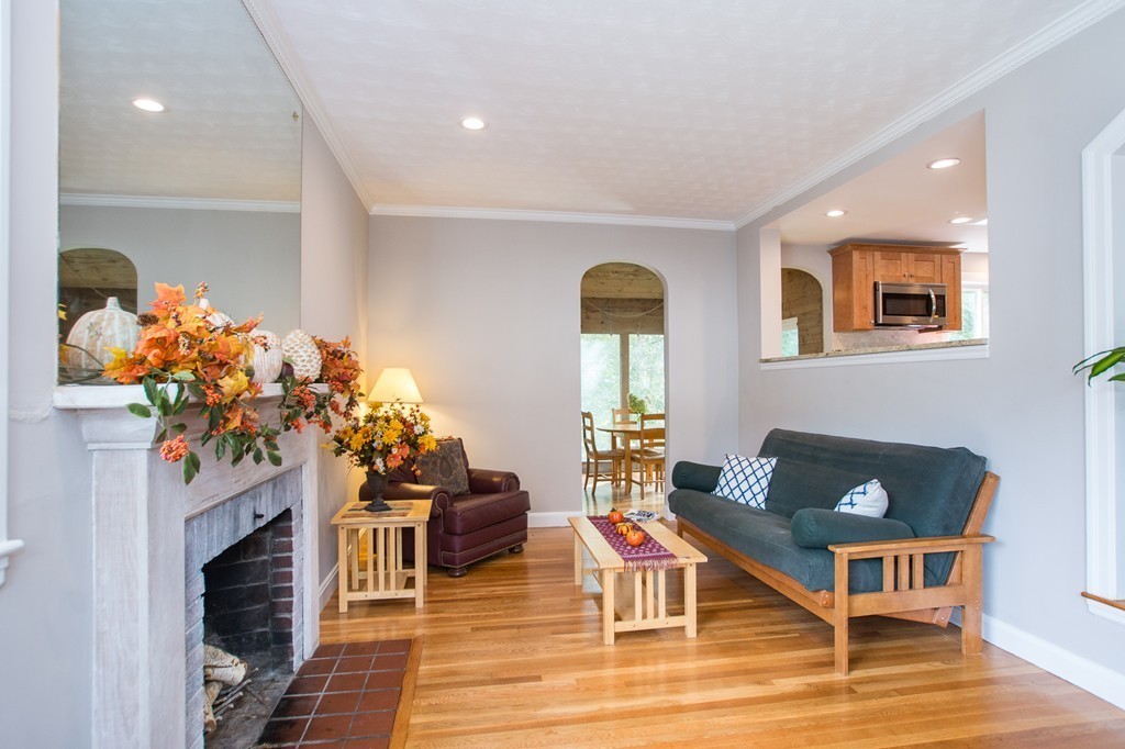 90 Ferncroft Road Milton, MA 02186 - Photo 8 of 29 Gallery Image 8