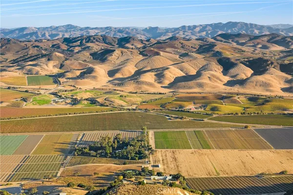 a view of an outdoor space big yard