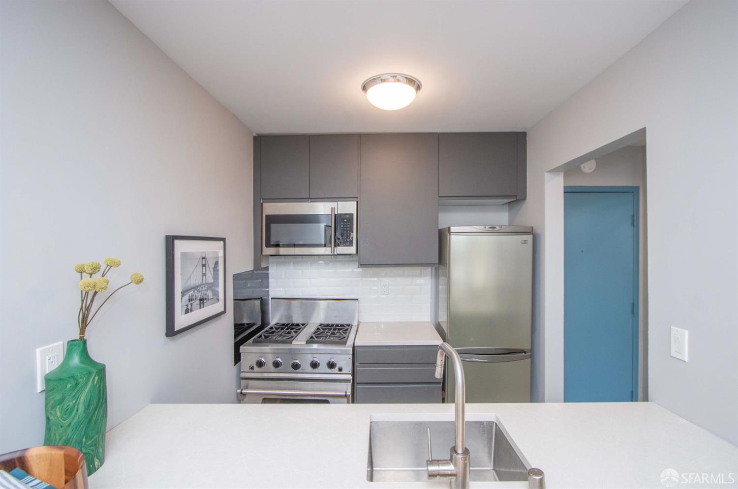 215 Red Rock Way, Unit 207J San Francisco, CA 94131 - Photo 4 of 30